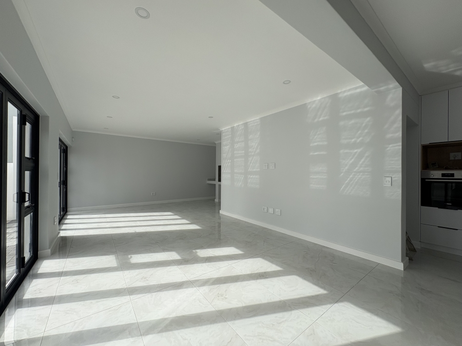 5 Bedroom Property for Sale in Sandown Western Cape